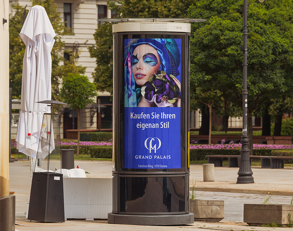Grand Palais vertical street promotional advertising